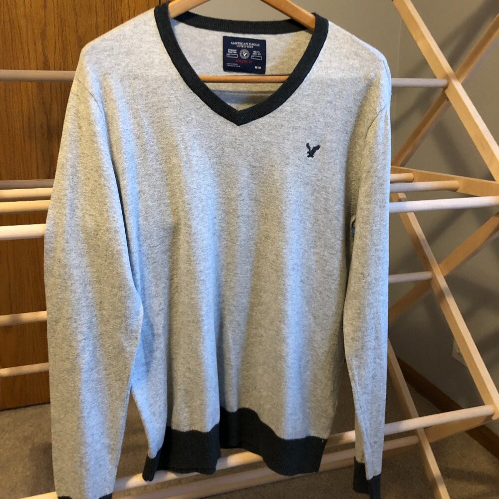 Men's American Eagle Lightweight Gray & Charcoal Sweater Size Medium
